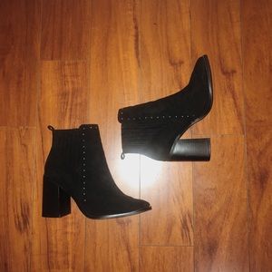 *SOLD DO NOT BUY*Black boots with silver detailing
